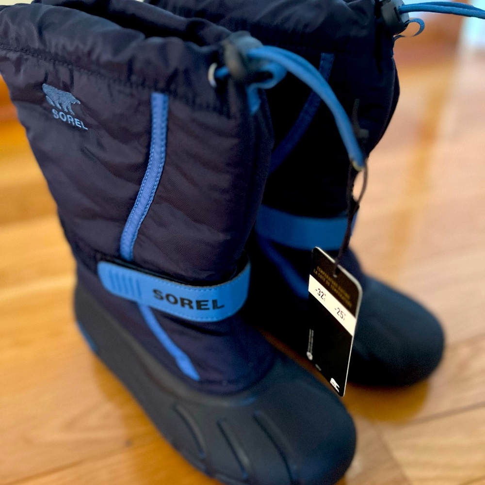 Sorel Flurry boys snow boots size 5 youth, navy